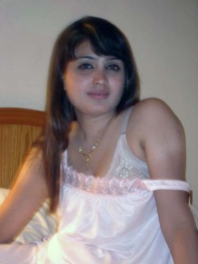beautiful-pakistani-girl-in-white-dress-in-hotel